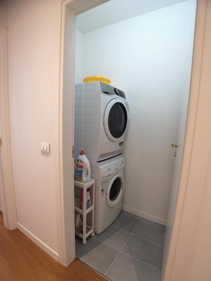 Convenient Family Apt With Private Parking 메스트레 외부 사진