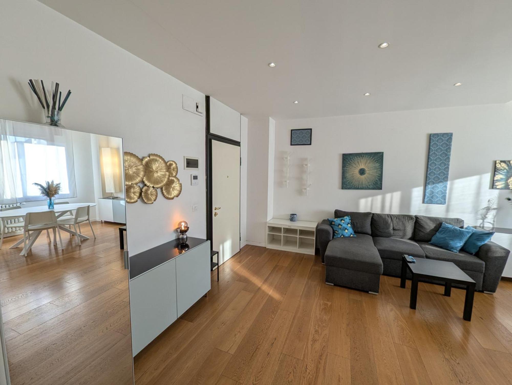 Convenient Family Apt With Private Parking 메스트레 외부 사진