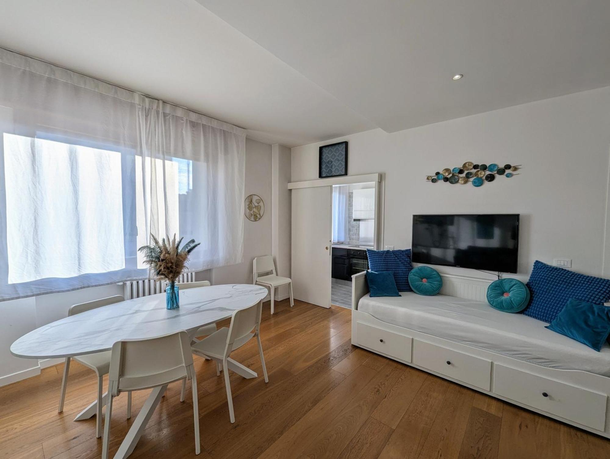 Convenient Family Apt With Private Parking 메스트레 외부 사진