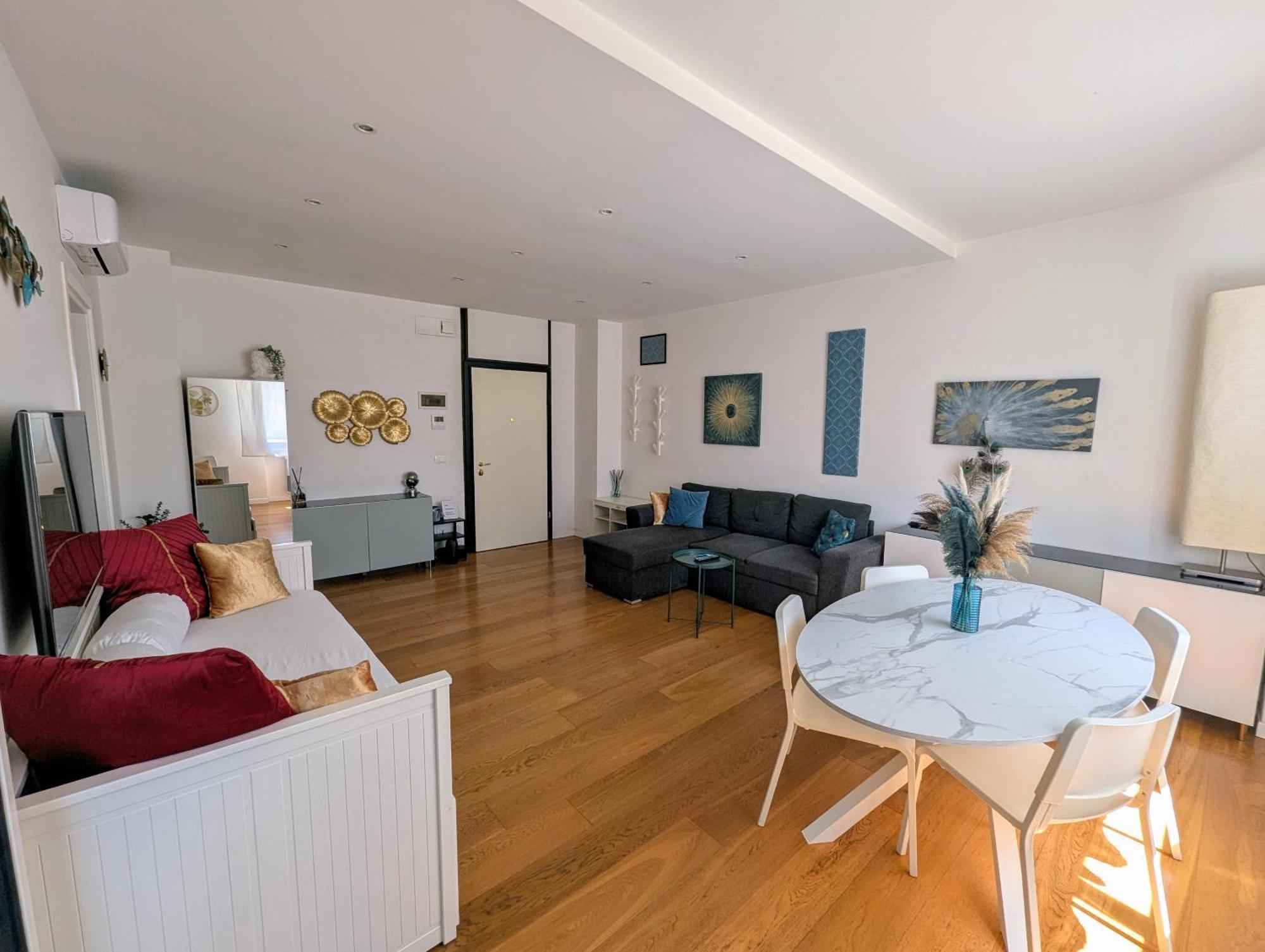 Convenient Family Apt With Private Parking 메스트레 외부 사진